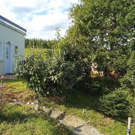 La Petite Maison Au Calme Dans Les Champs