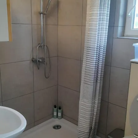 La Petite Maison Au Calme Dans Les Champs Matton-et-Clemency