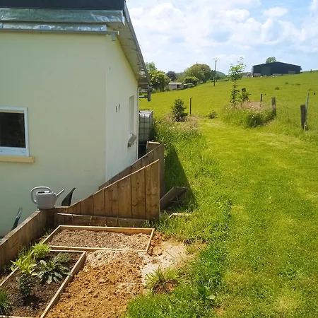 La Petite Maison Au Calme Dans Les Champs *