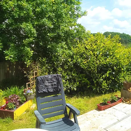 La Petite Maison Au Calme Dans Les Champs *